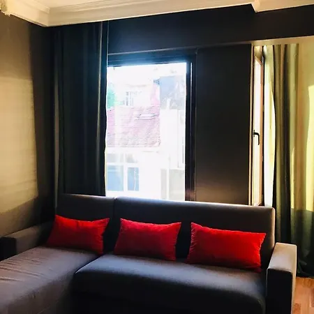 Mutfakli 1+1 Yeni Dizayn Yapilmis Muhtesem Daire * Istanbul