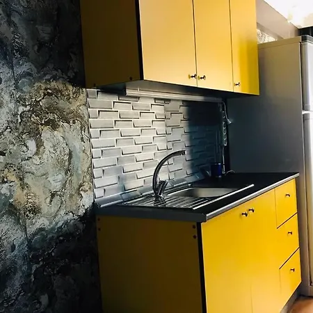 Apartment Mutfakli 1+1 Yeni Dizayn Yapilmis Muhtesem Daire Istanbul